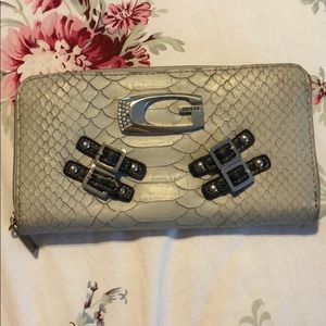 GUESS wallet